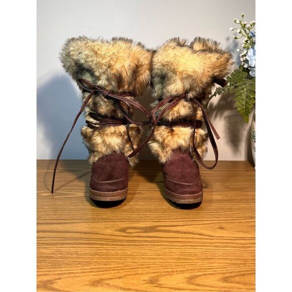 No Brand Shoes - Fur lace up Eskimo Boots| size 6